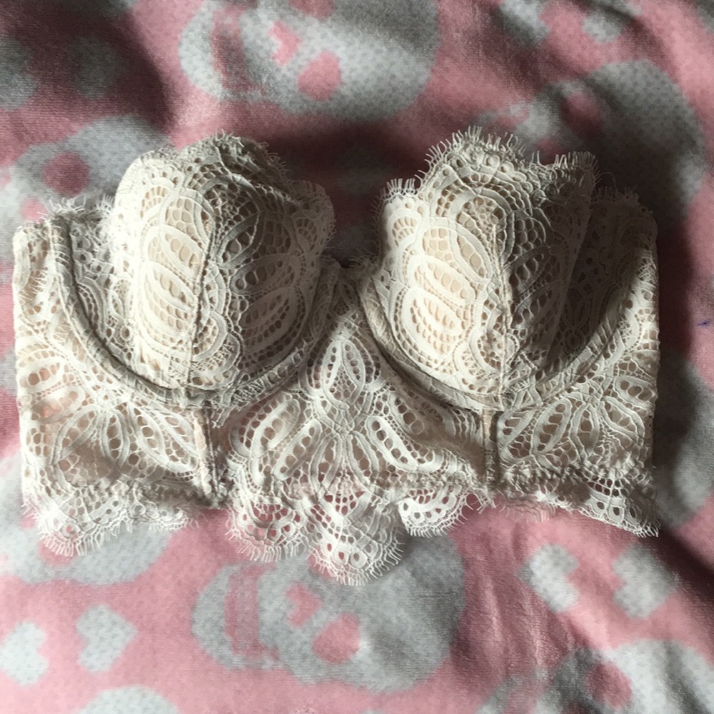 34C Victoria’s Secret cropped bustier